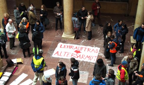 Morgens in der Aula der HfMT München: Der Protest formiert sich. Foto: Juan Martin Koch