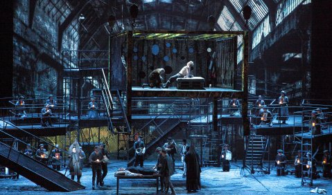 Dmitri Schostakowitsch: Lady Macbeth von Mzensk. Premiere am 28. November 2016 im Nationaltheater. Musikalische Leitung: Kirill Petrenko. Inszenierung: Harry Kupfer. Foto: Wilfried Hösl
