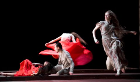 Matsukaze an der Staatsoper Berlin. Foto: Bernd Uhlig