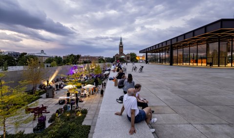 “Sound in the Garden“ mit Wandermüd, Konzertreihe in der Neuen Nationalgalerie, 13. August 2022. Foto: Stephanie von Becker