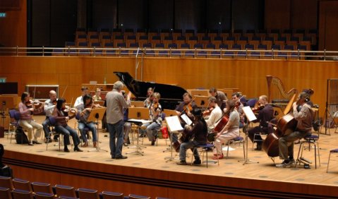 Das notabu-ensemble bei nder Probe in der Düsseldorfer Tonhalle. Foto: Werner Brandt