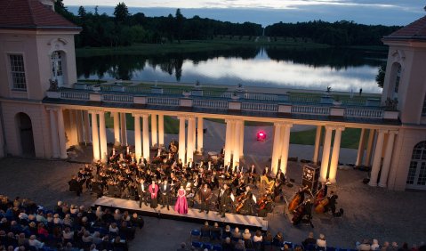 Operngala im Schlosshof Rheinsberg. Foto: LeoSeidel