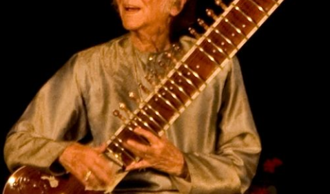 Ravi Shankar während eines Konzertes in Delhi 2009. Foto: Alexandra Ignatenko, wikimedia