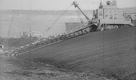 Sprenbagger 1010 nimmt am 18. März seine Arbeit wieder auf. Foto: ZDF/ARTE