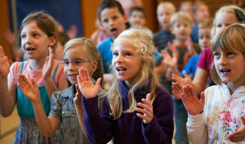 Sachsen-Anhalt: Kinder feiern das Singen. Foto: Presse, Barbara Bräuer