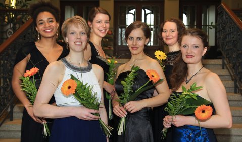 Preisträgerinnen 2017 des 9. Internationalen Telemann-Wettbewerbs (vlnr): Julienne Mbodjé, Marian Dijkhuizen, Viola Blache, Geneviève Tschumi, Bernadette Beckermann, Johanna Knauth. Foto: Viktoria Kühne