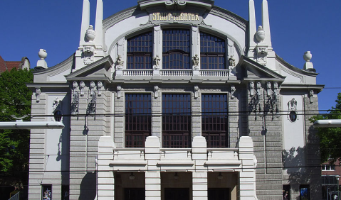 Theater Bielefeld zeigt David T. Littles "Dog Days". Foto: wikimedia commons, Zefram