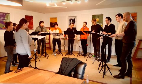 Probe der Ensembles. Screenshot aus dem YouTube-Video.