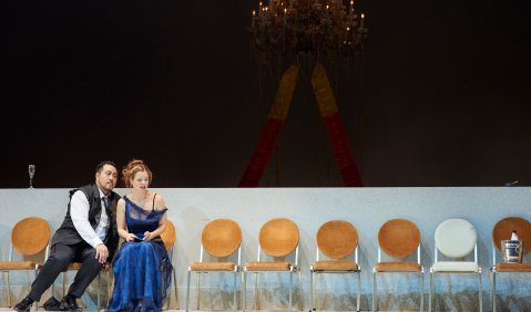 Sangmin Lee (Mandryka), Eleonore Marguerre (Arabella) Foto: © Thomas Jauk, Stage Picture