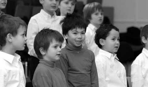 Jungs mit starker Stimme: am Anfang steht die kindliche Erlebniswelt. Foto: Landesmusikrat Hamburg