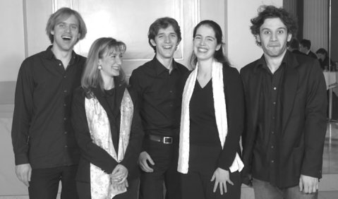 Die Preisträger v.l.n.r.: Andreas Hofmeir, Eleonora Reznik, Maximilian Hornung, Sophia Jaffé und Nicolas Altstaedt. Foto: DMW/DMR
