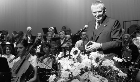 Otto Schily hielt die Festrede beim Sitftungsfestakt der Musikschule Iserlohn. 