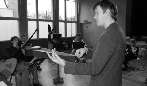 Studie über eine einzige braocke Geste: Michel van der Aa bei einer Probe. Foto: Lucerne Festival
