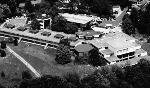 Die Akademie Remscheid liegt idyllisch im Grünen. Hier machen sich Pädagogen und Künstler unter Profi-Leitung für die kulturelle Bildung von Kindern und Jugendlichen fit. Foto: Akademie Remscheid