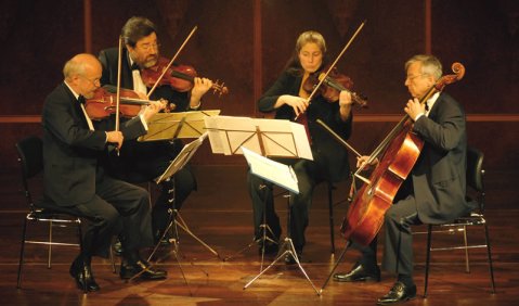  Das Alban Berg Quartett bei seinem Konzert in der Frankfurter Alten Oper. Foto: Charlotte Oswald 