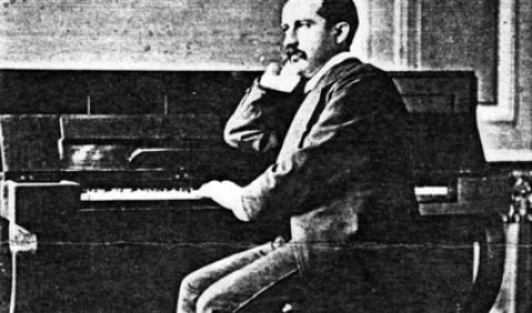 Anton Urspruch am Klavier. Foto aus dem Familienbesitz