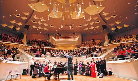 Probenarbeit zur Liederbörse im Kammermusiksaal der Berliner Philharmonie. Foto: Matthias Heyde