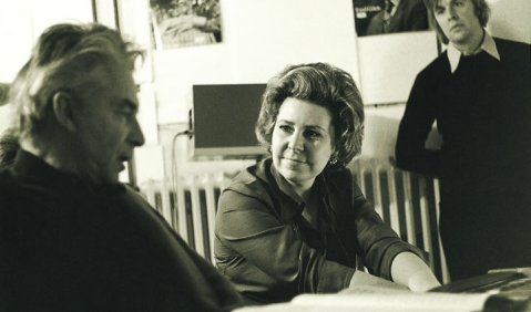 Herbert von Karajan und Christa Ludwig, die im März ihren 80. Geburtstag feierte. Foto: Siegfried Lauterwasser/DG