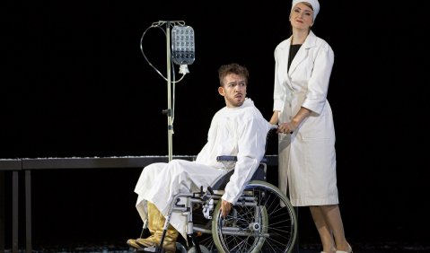 Yevhen Rakhmanin (Theodorus) & Alice Lackner (Olga) Foto: © Birgit Gufler © Birgit Gufler