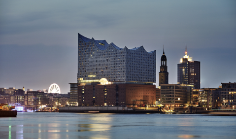 Volksfest der Stimmen vor und in Hamburgs Elbphilharmonie. Foto: Elbphilharmonie, Maxim Schulz