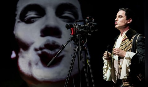 Samuel Mariño (Alessandro). Foto: © Theater-, Oper und Orchester GmbH Halle, Foto: Anna Kolata