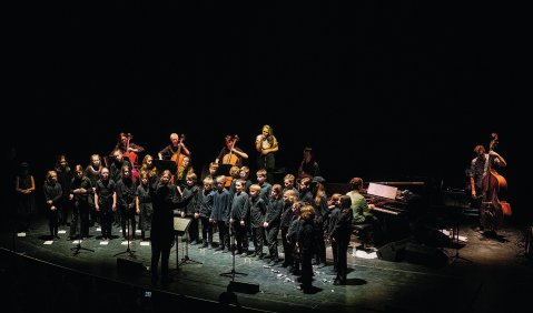 „Apparitions“: ein Projekt der französischen Band „Novembre“. Foto: Camille Blake, Berliner Festspiele „Apparitions“: ein Projekt der französischen Band „Novembre“. Foto: Camille Blake, Berliner Festspiele