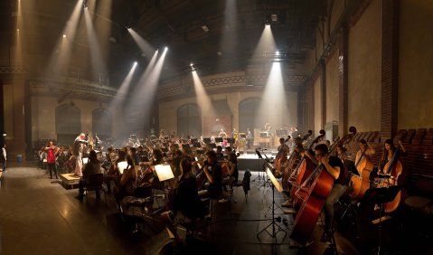 Die Junge Deutsche Philharmonie 2016 beim Radialsystem Freispiel mit Sasha Waltz und Gästen. Foto: Achim Reissner Die Junge Deutsche Philharmonie 2016 beim Radialsystem Freispiel mit Sasha Waltz und Gästen. Foto: Achim Reissner