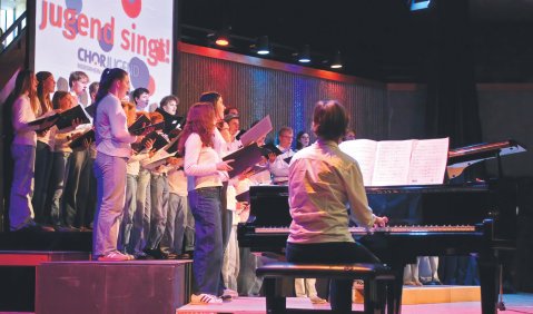 Schulchor des Evangelisch Stiftischen Gymnasiums G&uuml;tersloh am 26. April 2026 beim Landeswettbewerb &bdquo;Jugend singt NRW&ldquo; in Essen. Foto: &copy; Rebekka Tempel