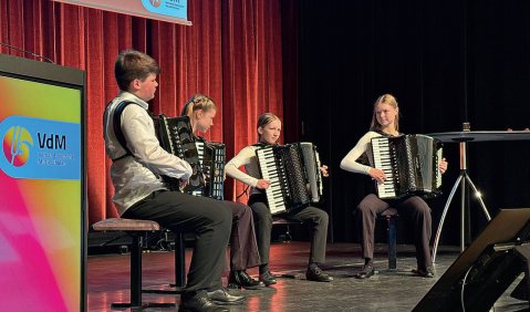 Akkordeon-Quartett &bdquo;JenAccord&ldquo; der Musikschule der Stadt Erfurt und der Musik- und Kunstschule Jena Foto: VdM / Kerstin Heiderich