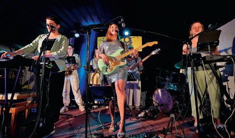 Unser Foto zeigt die Frauen-Power Avantgarde Pop Band SiEA aus M&uuml;nchen. Foto: Oliver Hochkeppel