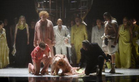 „Hoffmanns Erzählungen“ am Staatstheater Saarbrücken. Foto: Martin Kaufhold „Hoffmanns Erzählungen“ am Staatstheater Saarbrücken. Foto: Martin Kaufhold
