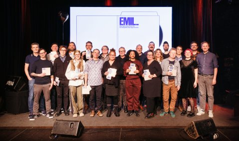 Die Gewinner*innen des EMIL_ 2025 im Kassablanca in Jena. Foto: Stefan Wieland