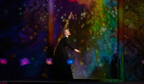 Anne Preuss als Myrtocle in „Die toten Augen“ am Theater Gera. Foto: © Ronny Ristock Anne Preuss als Myrtocle in „Die toten Augen“ am Theater Gera. Foto: © Ronny Ristock