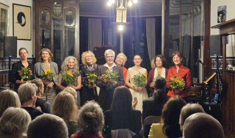 Die Akteur:innen des Abends. Foto: Almut Schlesinger
