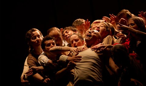 „Das grosse Feuer“ von Beat Furrer am Opernhaus Zürich. Foto: © Herwig Prammer „Das grosse Feuer“ von Beat Furrer am Opernhaus Zürich. Foto: © Herwig Prammer