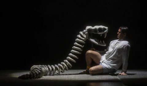Zerfasert runde Sache – Mozarts „Zauberflöte“ am Landestheater Detmold. Foto: Jochen Quast Zerfasert runde Sache – Mozarts „Zauberflöte“ am Landestheater Detmold. Foto: Jochen Quast
