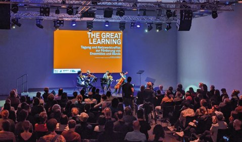 Das Fabrik Quartet bei einer „musikalischen Intervention“ während des Netzwerktreffens. Foto: Musikfonds e. V. Das Fabrik Quartet bei einer „musikalischen Intervention“ während des Netzwerktreffens. Foto: Musikfonds e. V.