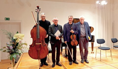 die Musiker und Nikolaus Brass (rechts). Foto: &copy; Eckhart Hermann