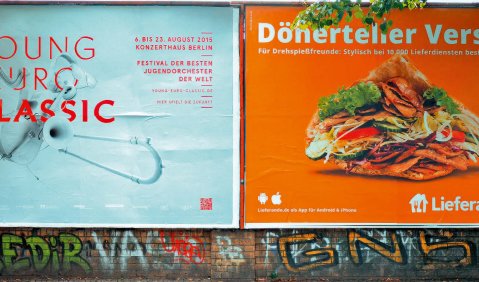 Um sich sicher zwischen Jugendorchestern, Graffiti, Versace und Dönern orientieren zu können, ist ein fortgeschrittenes Stadium des Geschmacks-Bildungsprozesses notwendig. Ein Selbstläufer ist dieser Prozess nicht. Foto: Martin Hufner Um sich sicher zwischen Jugendorchestern, Graffiti, Versace und Dönern orientieren zu können, ist ein fortgeschrittenes Stadium des Geschmacks-Bildungsprozesses notwendig. Ein Selbstläufer ist dieser Prozess nicht. Foto: Martin Hufner
