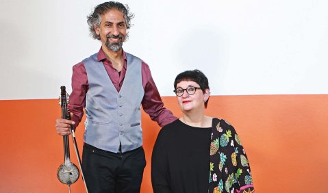 Maria Jonas (re.) mit Bassem Hawar. Foto: Duo Sanstierce/Website Maria Jonas (re.) mit Bassem Hawar. Foto: Duo Sanstierce/Website