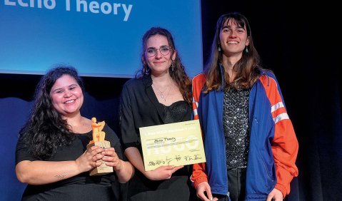 Foto der Preisträgerinnen: Claudia Irle-Utsch