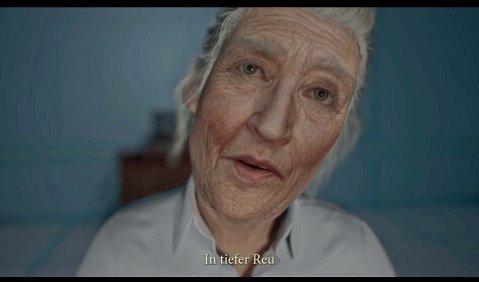 Das „Requiem für Alice“ ist eine kunstpolitische Umdeutung der Gattung. Anstelle der traditionellen Form des Totengedenkens rückt als Fragment die musikalische Klage über eine Dystopie in den Vordergrund der Komposition mit Video. Videostill: Elia Rediger und Michael von zur Mühlen. Das „Requiem für Alice“ ist eine kunstpolitische Umdeutung der Gattung. Anstelle der traditionellen Form des Totengedenkens rückt als Fragment die musikalische Klage über eine Dystopie in den Vordergrund der Komposition mit Video. Videostill: Elia Rediger und Michael von zur Mühlen.