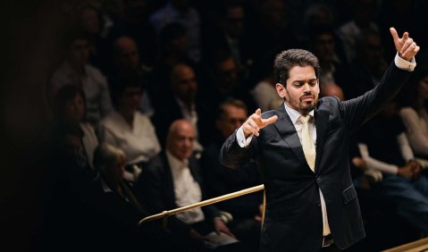 Lahav Shani und die Münchner Philharmoniker als unvorhergesehene, aber willkommene Gäste beim Musikfest Berlin (Seite 8). 