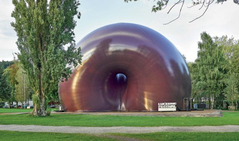 Nach über zehn Jahren zurück aus Japan: Der aufblasbare Konzertsaal „Ark Nova“ ist wieder in Luzern. Foto: Anish Kapoor/Lucerne Festival