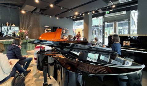 Workshop im neuen Steinway-Flagshipstore. Foto: &copy; Ralf P&uuml;pcke