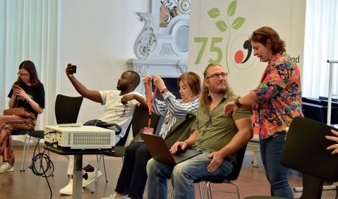 So nice to have them: Jeunessesler aus aller Welt am World Meeting Center Weikersheim. Foto: JMD