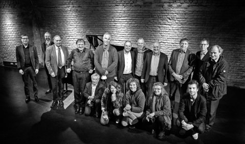 Rudi Spring und sein Umfeld: u.a. Prof. Bernd Oberdorfer, Wolfgang Steger, Salome Kammer, Kilian Sprau und Johannes Schachtner. Foto: Christoph Hellhake