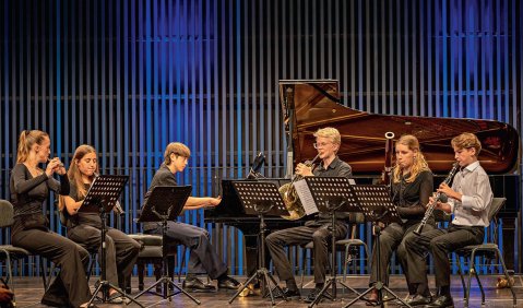 Konzert in Donaueschingen: Emma Tjorven Koller (Querfl&ouml;te), Am&agrave;ia Palet Sabater (Oboe), Maurice Providoli (Klavier), Theodor Arnoldt (Horn), Tamar Mosig (Fagott), Arthur Mosig (Klarinette). Foto: J&ouml;rg M. Thom&eacute;