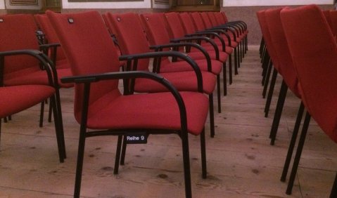 Reihe 9 im Haydnsaal, Schloss Esterházy (Eisenstadt). Foto: mku Reihe 9 im Haydnsaal, Schloss Esterházy (Eisenstadt). Foto: mku