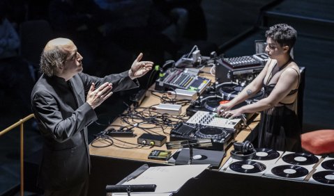 Still Point im Konzerthaus Berlin mit Shiva Feshareki und Titus Engel. Foto: Felix Lochner Still Point im Konzerthaus Berlin mit Shiva Feshareki und Titus Engel. Foto: Felix Lochner